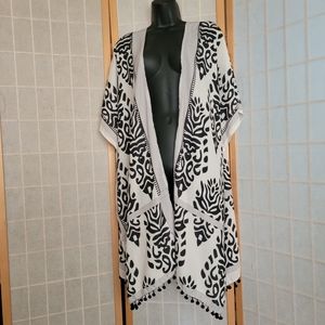 *Worn Once* Beautiful Black and Navy Print Kimono / Swim Cover Up!